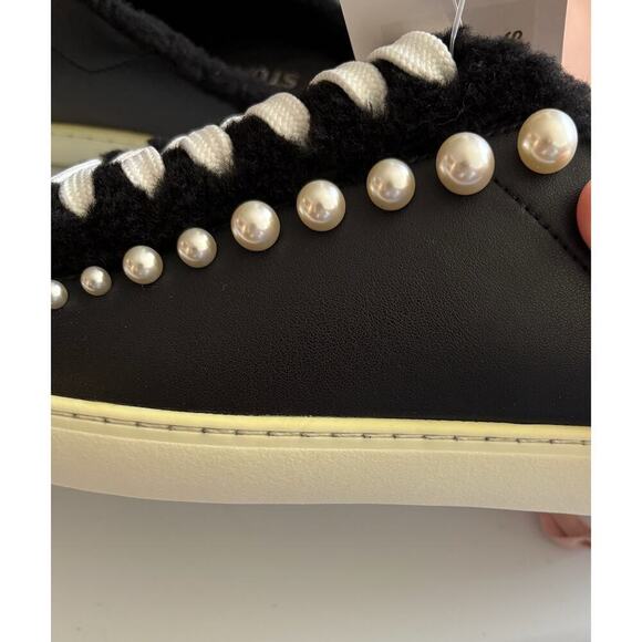Stuart Weitzman Shearling Pearl Sneakers (Size 9, NWT  Minor Discoloration) - Picture 6 of 7